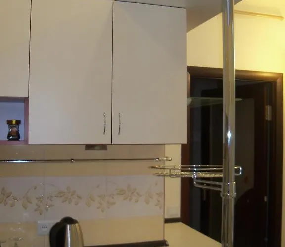 Apartment Roman شقة *