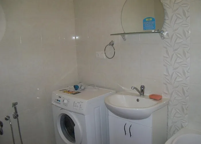 Apartment Roman شقة