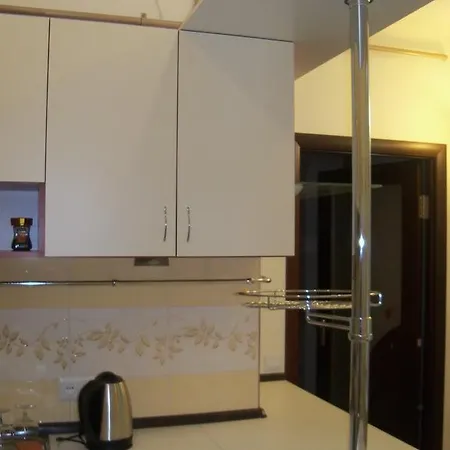 Apartment Roman شقة *