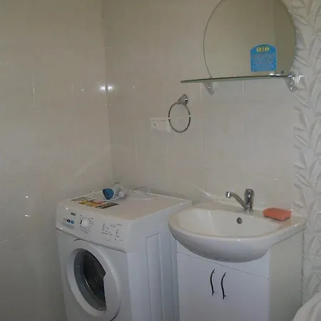 Apartment Roman شقة
